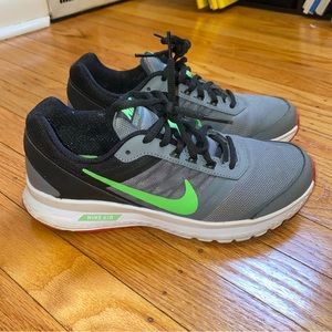 Nike Women's Air Relentless 5 size 8